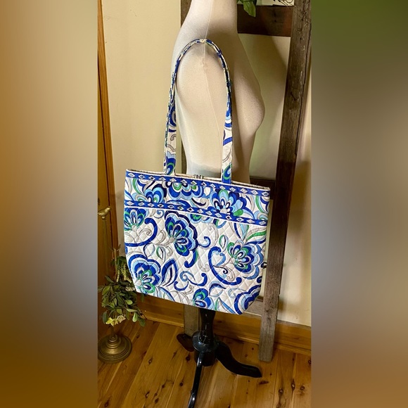 💥Vera Bradley Large Toggle Closure Tote💥 NWOT - Picture 2 of 9